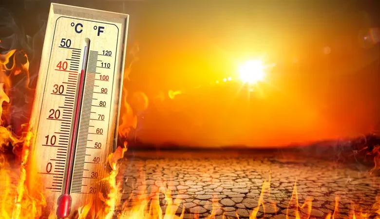 درجة الحرارة تلامس الـ50..دولة عربية تختنق تحت لهيب الحر ونار الحرب | ما القصة