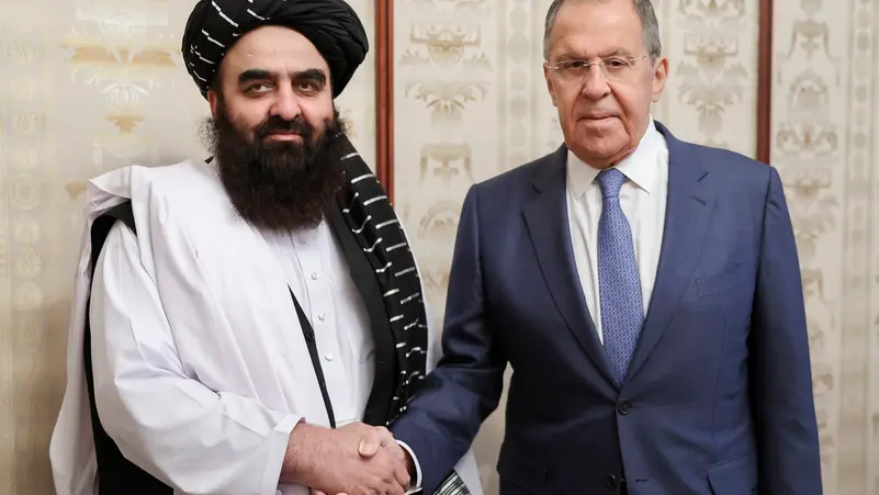 روسيا تكسر العزلة عن طالبان..هل تشعل موسكو سباق الاعتراف الدولي بحكومة كابول؟
