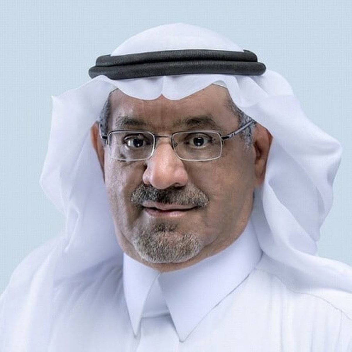 كلمة توقف مذيعًا سعوديًا عن العمل رغم صحة حجته... ما القصة؟