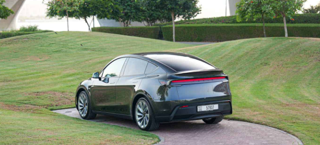 Tesla Model Y موديل 2025