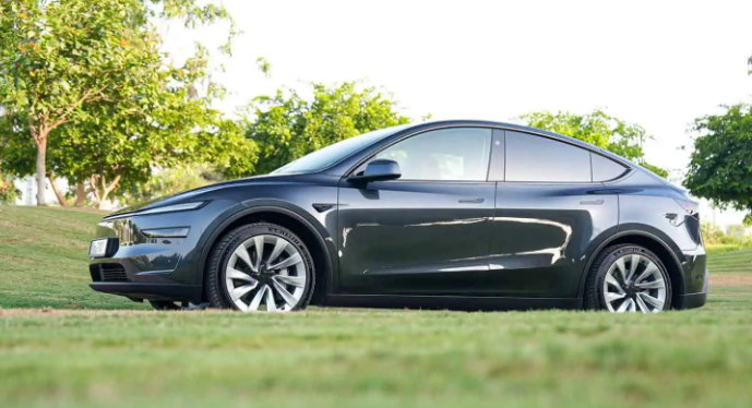 Tesla Model Y موديل 2025