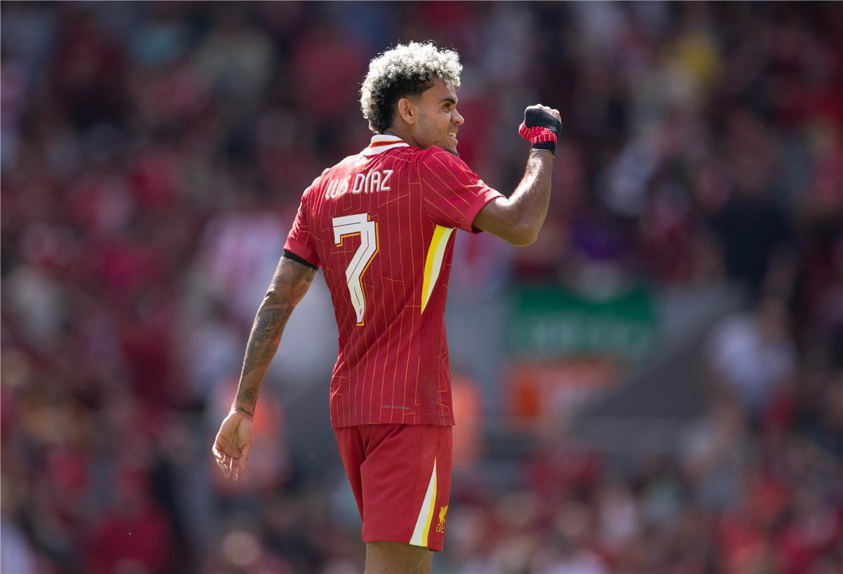 لويس دياز لاعب ليفربول على رادار بايرن ميونخ