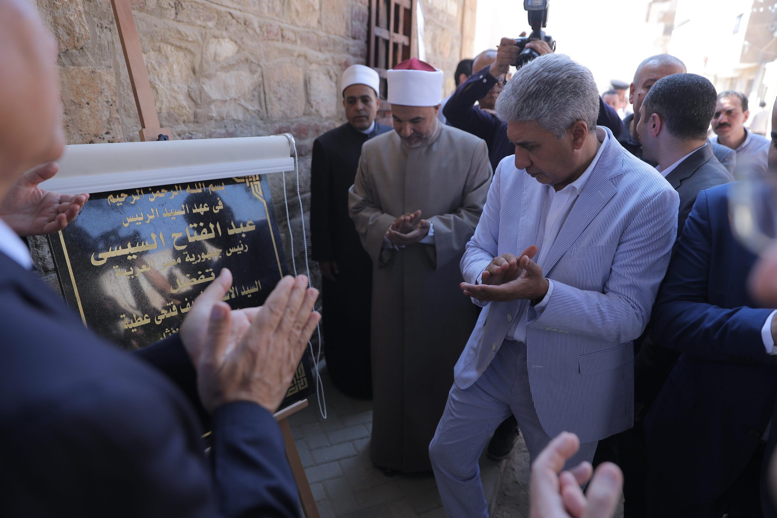 وزير السياحة والآثار ومحافظ القاهرة يفتتحان قبتي يحيي الشبيه وصفي الدين جوهر بعد الانتهاء من مشروع ترميمهما