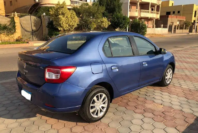 سيارة Renault Logan موديل 2015