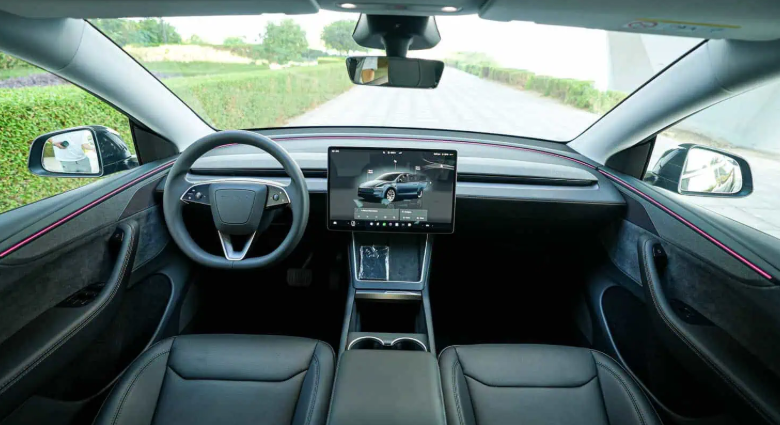 Tesla Model Y موديل 2025